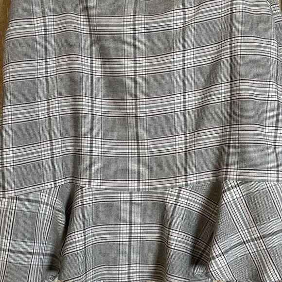 Loft Ann Taylor Women’s 12 Professional Gray Pink Accent Plaid Skirt Ruffle Hem - Picture 6 of 6